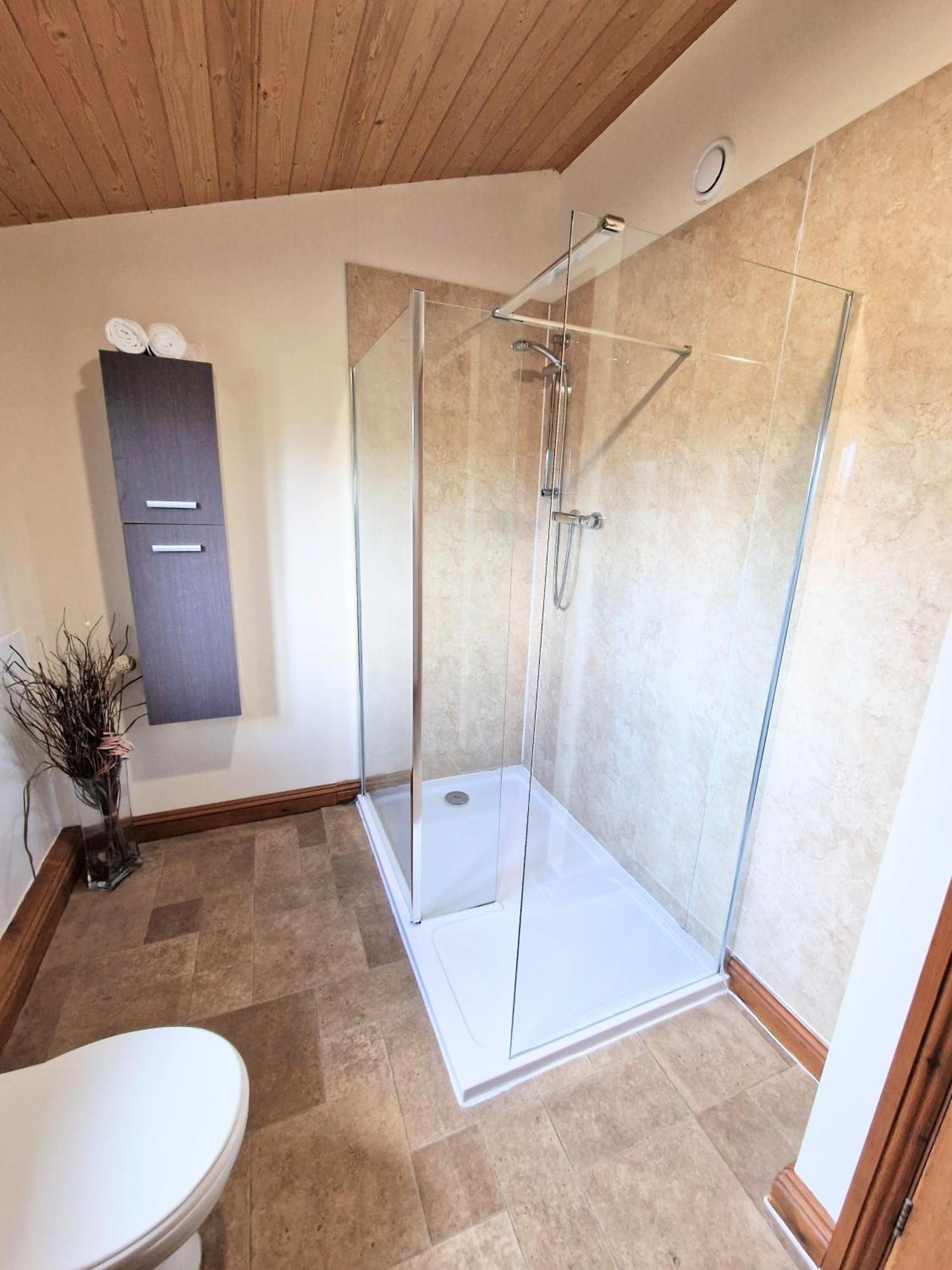 Ochil 8 With Private Hot Tub - Fife - Loch Leven - Lomond Hills Villa Kelty Exterior photo