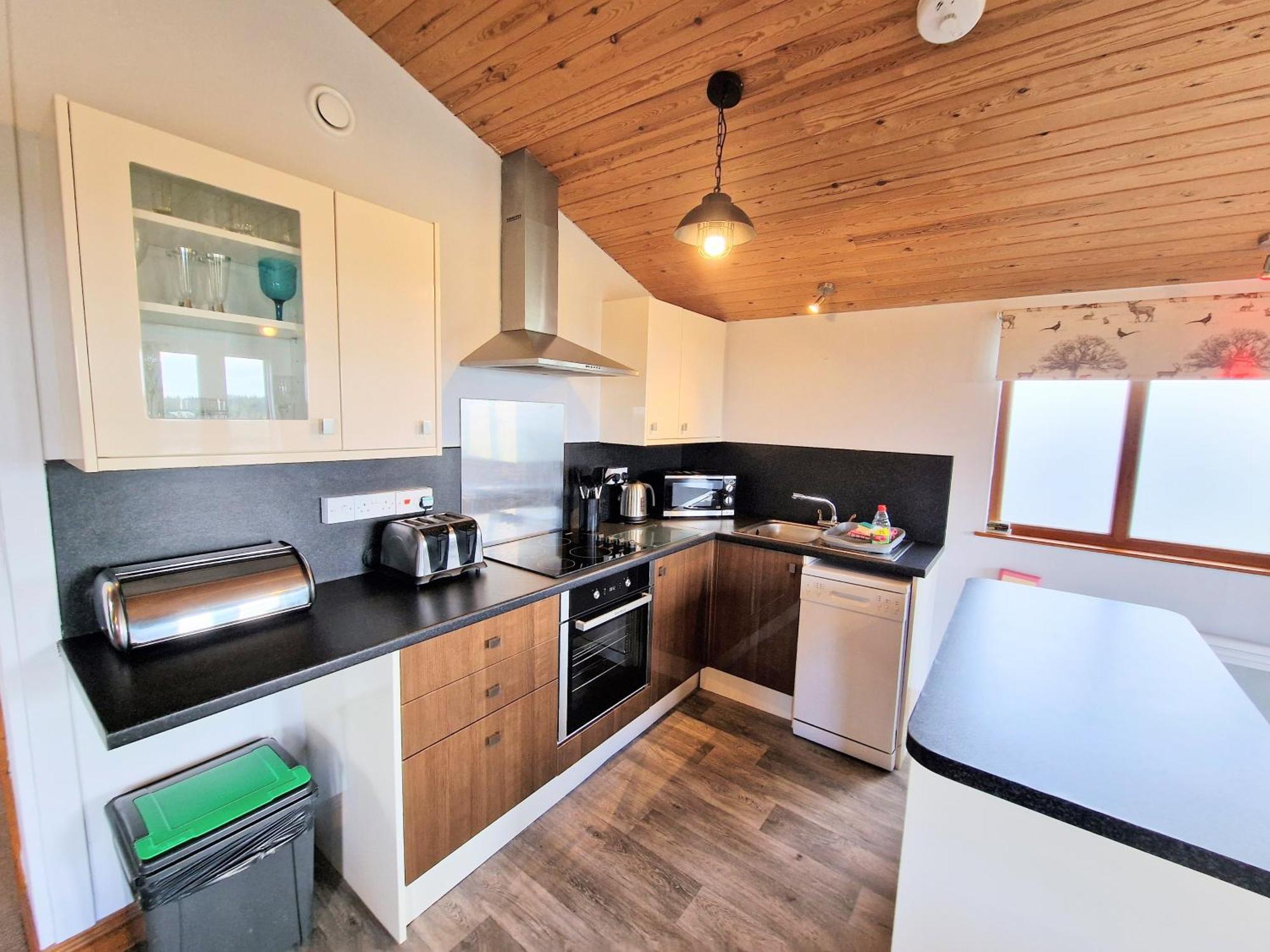 Ochil 8 With Private Hot Tub - Fife - Loch Leven - Lomond Hills Villa Kelty Exterior photo